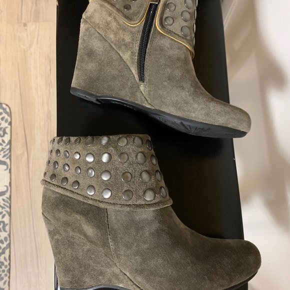 Bussola suede studded booties - Picture 3 of 6